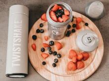 Twistshake Kid Cup Art.78284 Pastel Grey Kõva tilaga beebitass vanuses 12+ kuud, 360 ml