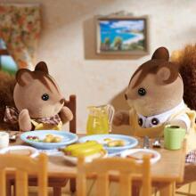 Sylvanian Families Pähklioravate perekond Art.4172