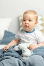 Knitted cot set with muslin - blue