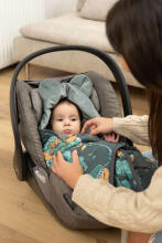 Velvet carry-cot swaddle blanket – PARADISE EMERALD