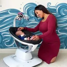 4moms MamaRoo 5.0 Infant Seat Art.227273 Sage Classic Black elektroonilised beebi kiiged
