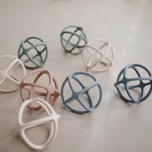 Mushie  Silicone Teether Ball Art.2560289 Dove Grey Silicone rattle (100% natural)