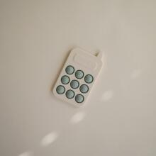 Mushie Phone Press Toy Art.2860203 Silikoonist kõristi (100% looduslik)