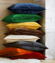 La bebe™ Pillow Eco 40x60 Art.7310 Color Spilvens no mīksta mēbeļu auduma VELVET ar rāvējslēdzēju un griķu sēnalas pildījumu ar papildu kokvilnas iekšējo apvalku [40x60cm]