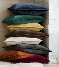La bebe™ Pillow Eco 40x60 Art.7310 Color Spilvens no mīksta mēbeļu auduma VELVET ar rāvējslēdzēju un griķu sēnalas pildījumu ar papildu kokvilnas iekšējo apvalku [40x60cm]