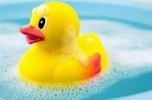 Happy Toys Bath Toy Duck Art.9842 Classic Bath Toy Duck 6cm, makes a squeaking sound