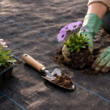 Black UV-resistant agro fabric 90 g/m² weed control mat 1.6×100 m, pins, MultiGarden