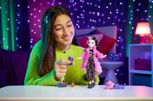 Monster High Creepover Party – Draculaura nukk koos Count Fabulousi ja pidžaamapeo tarvikutega