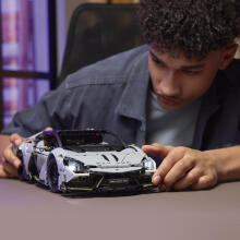 LEGO Technic Lamborghini Revuelto superauto