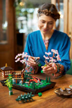 LEGO Icons Тихий Сад