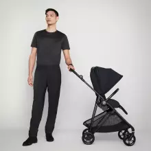 Cybex Melio kergkäru Moon Black