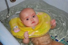 Baby Swimmer BS01 YELLOW  -  Детский надувной плавательный круг (на шею для купания)0-24 месяцев (3-12кг)